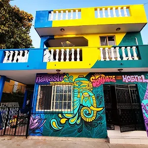 Sundaze Hostel